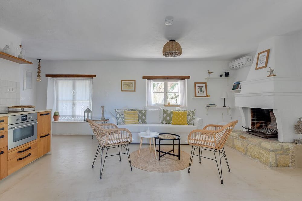Photo of Livingroom in Katouna