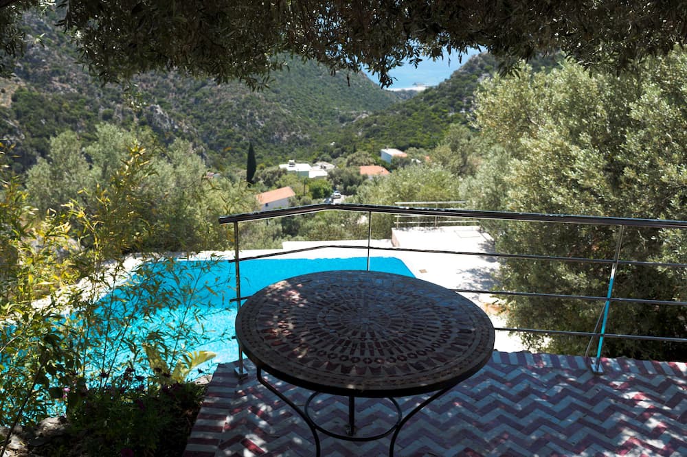 Photo of Patio Balcony in Anidri