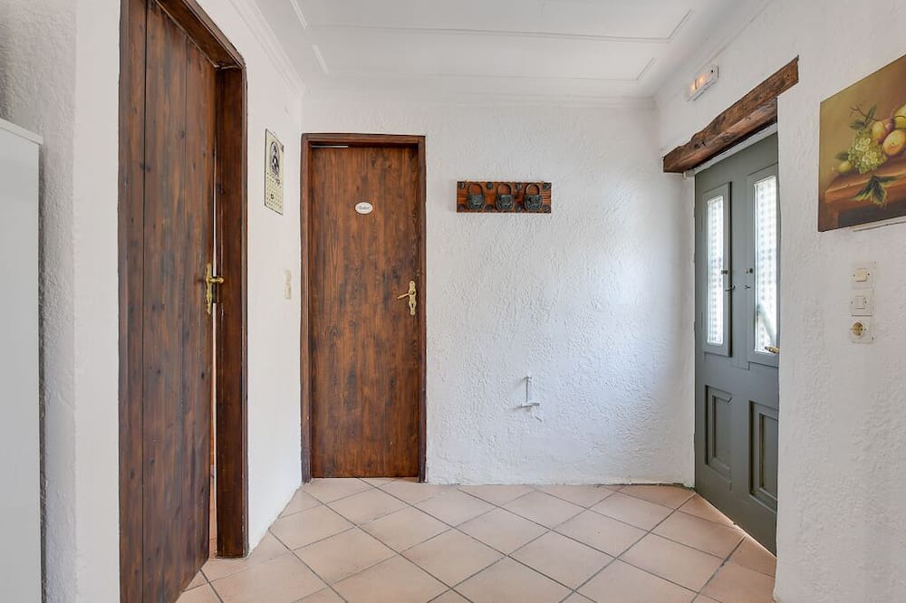 Photo of Bedroom in Katouna