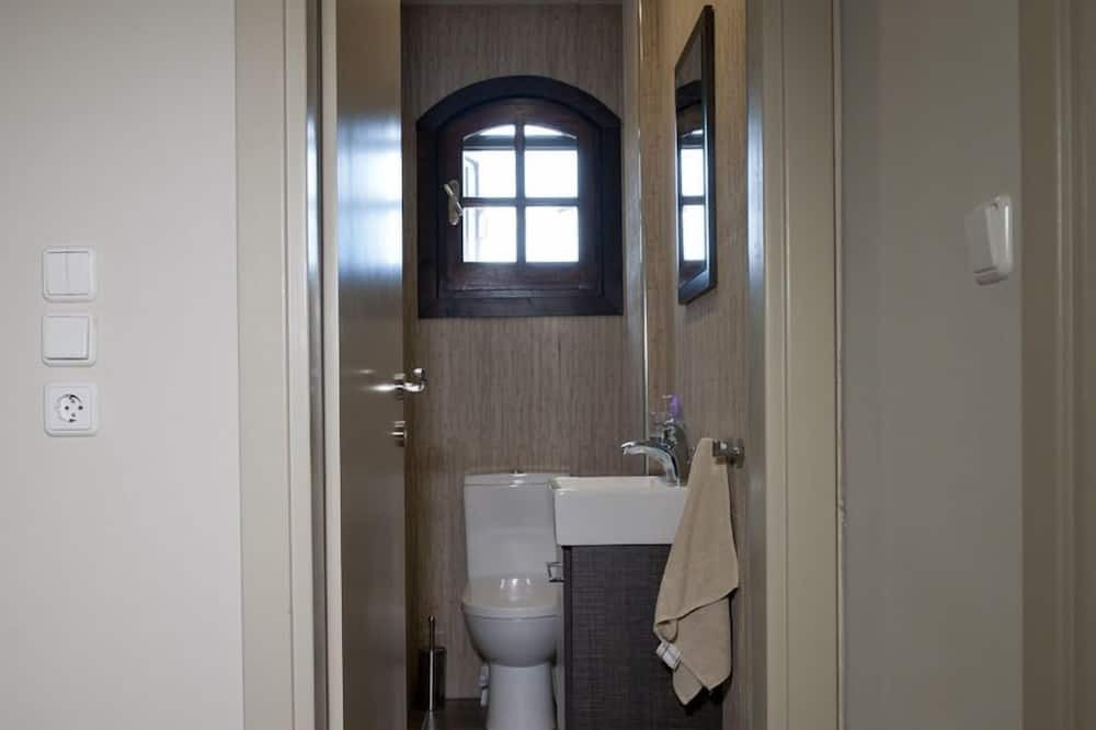 Photo of Bathroom in Koropi