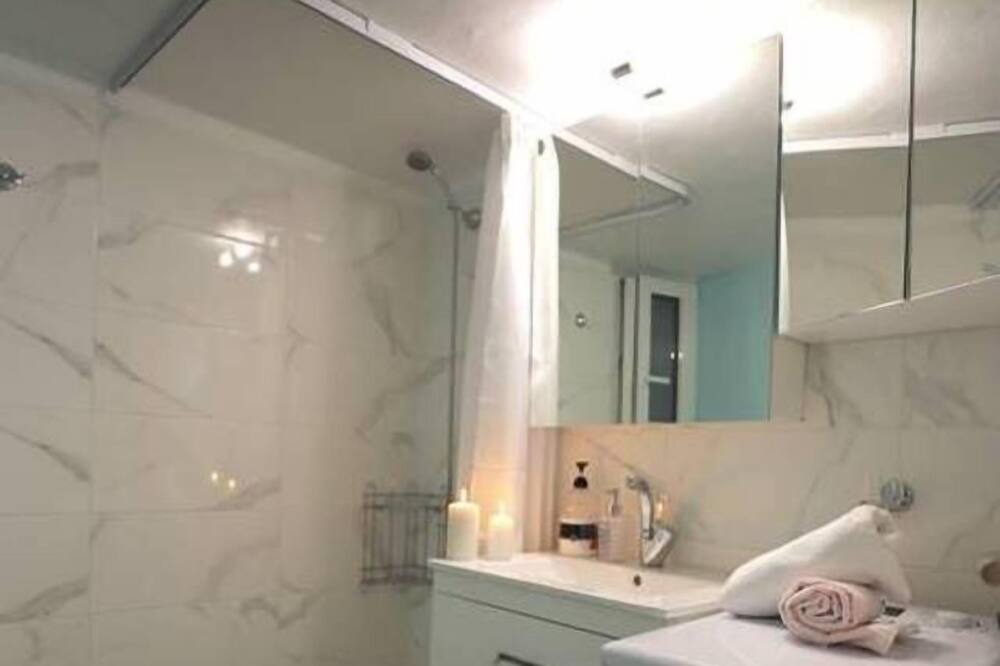 Photo of Bathroom in Ilisia