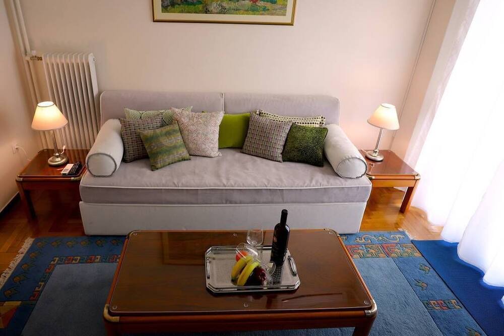 Photo of Livingroom in Ilisia