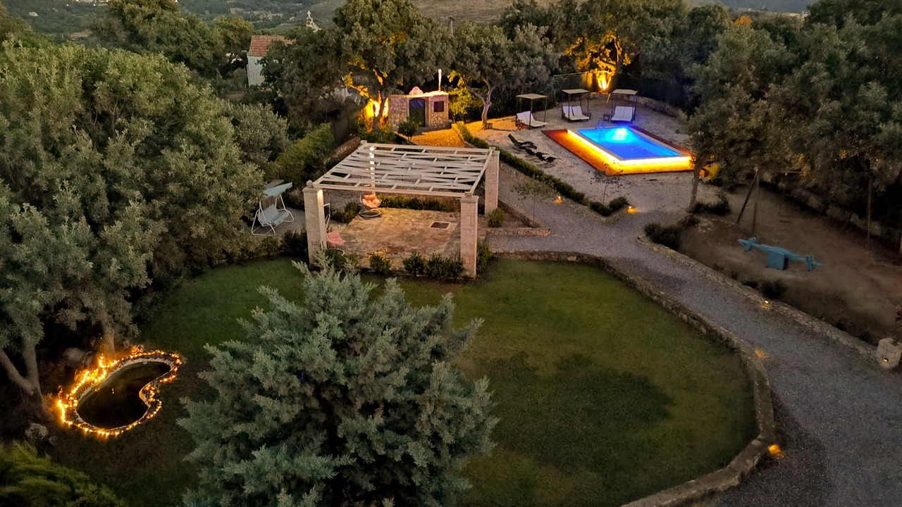 Photo of Outdoor in Armenoi