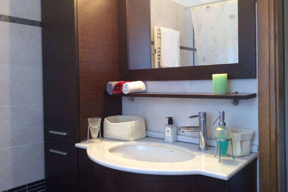 Photo of Bathroom in Melissopetra
