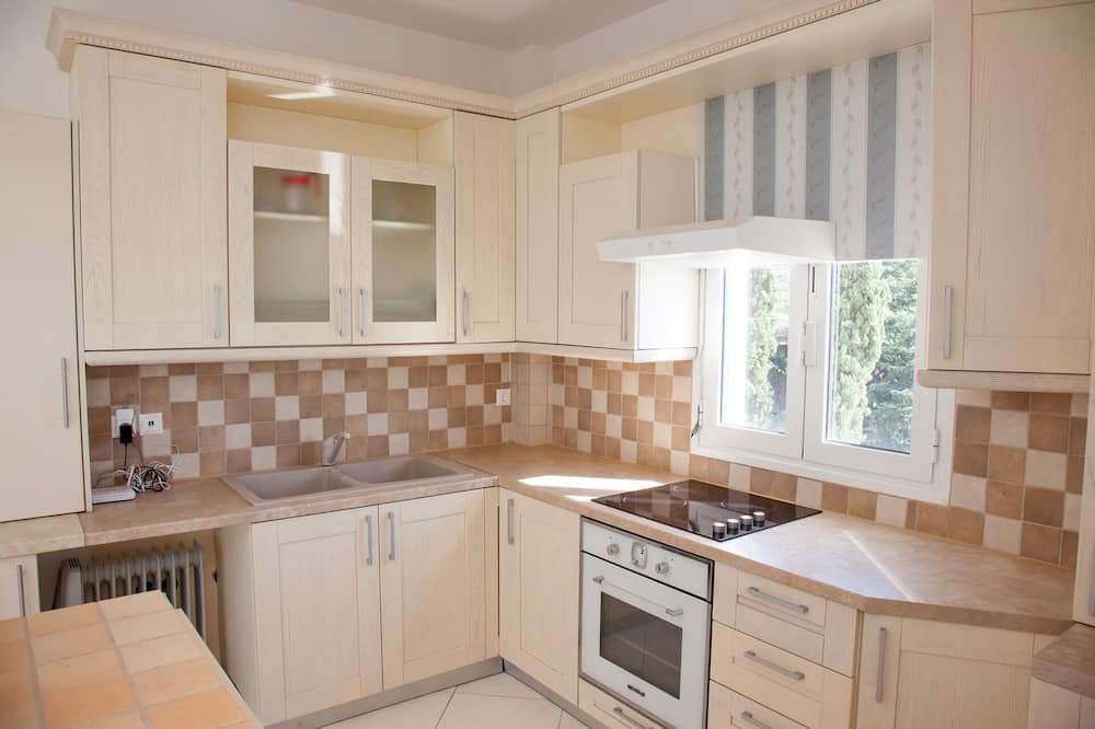 Photo of Kitchen in Saronikos