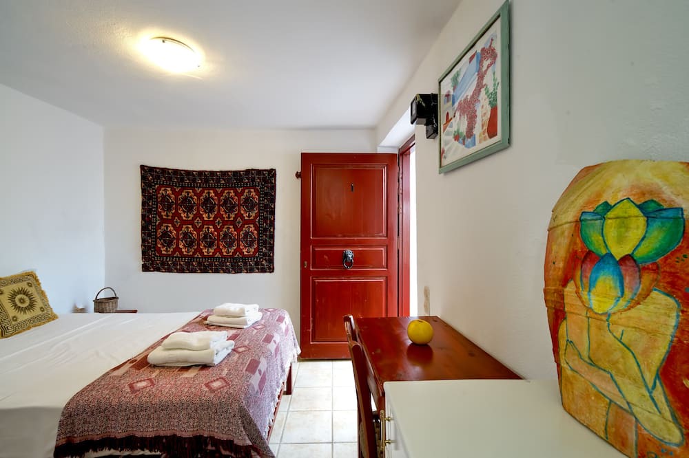 Photo of Bedroom in Argyroupoli