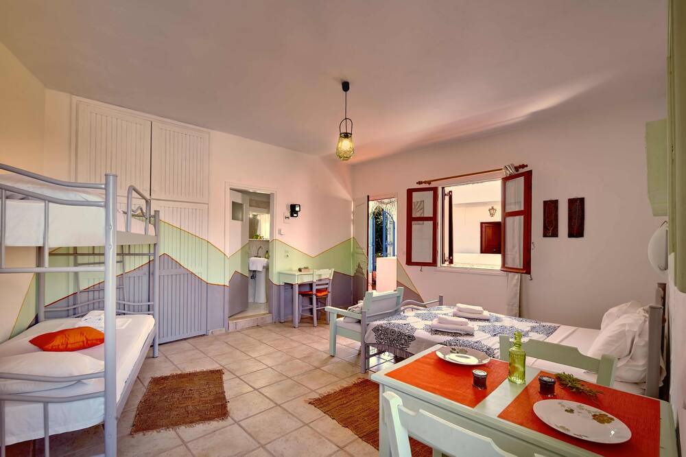 Photo of Bedroom in Argyroupoli