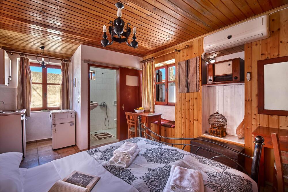Photo of Bedroom in Argyroupoli