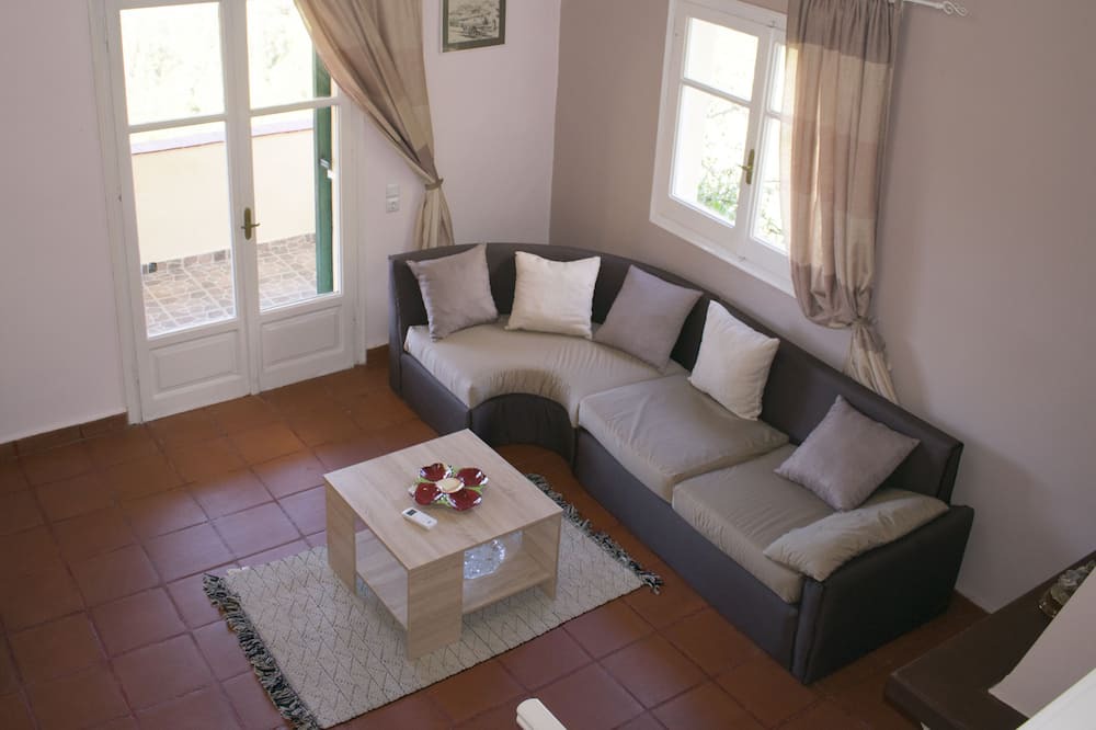 Photo of Livingroom in Liapades