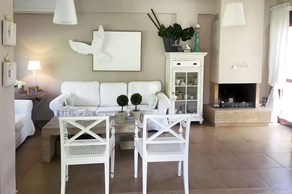 Photo of Livingroom in Sithonia