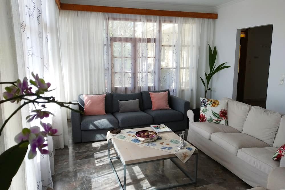 Photo of Livingroom in Pelekas