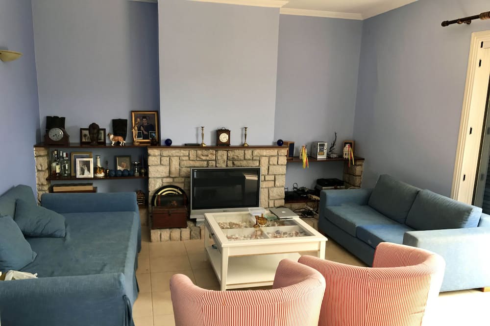 Photo of Livingroom in Mikri Mantineia