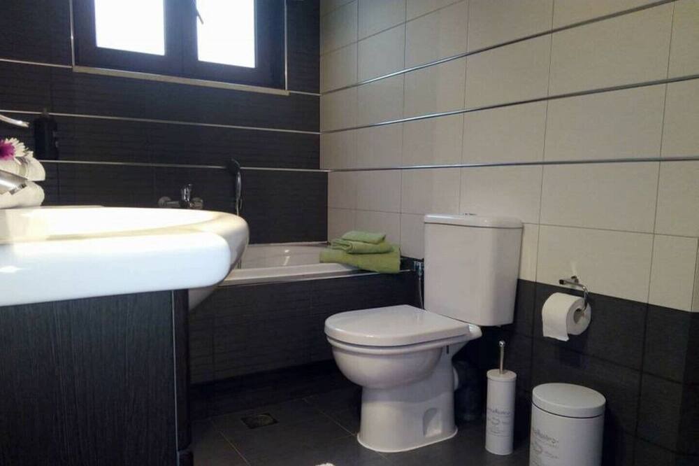 Photo of Bathroom in Pitharion