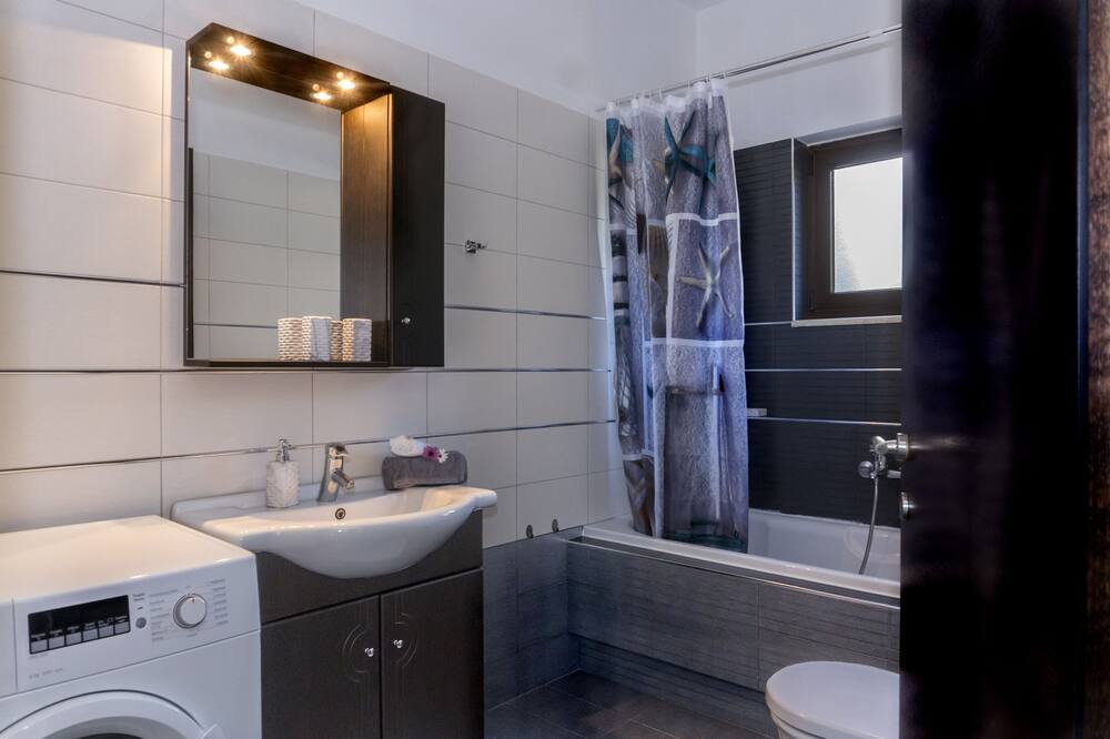 Photo of Bathroom in Pitharion
