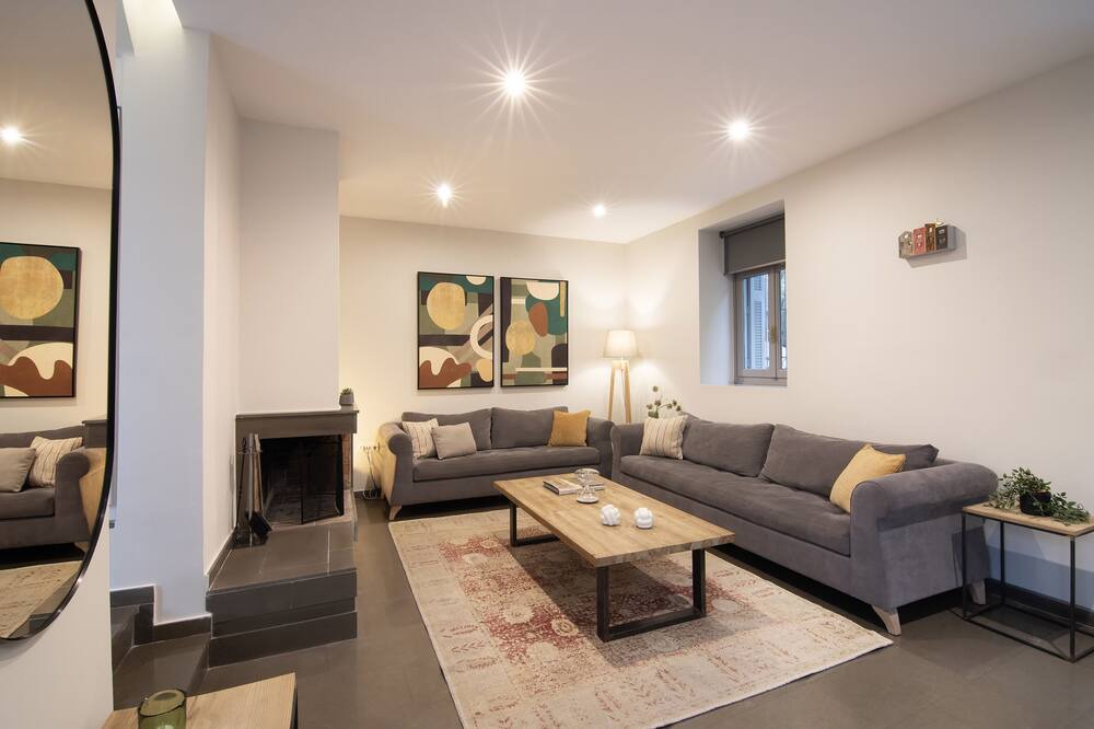 Photo of Livingroom in Filopappou