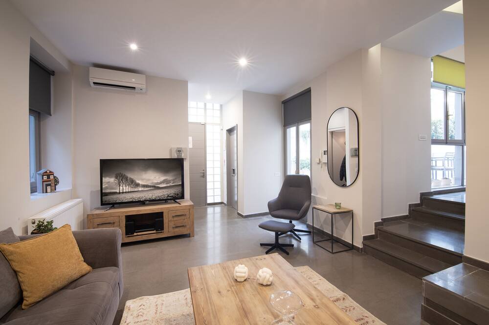 Photo of Livingroom in Filopappou