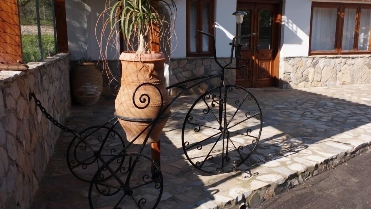 Photo of Outdoor in Charakas