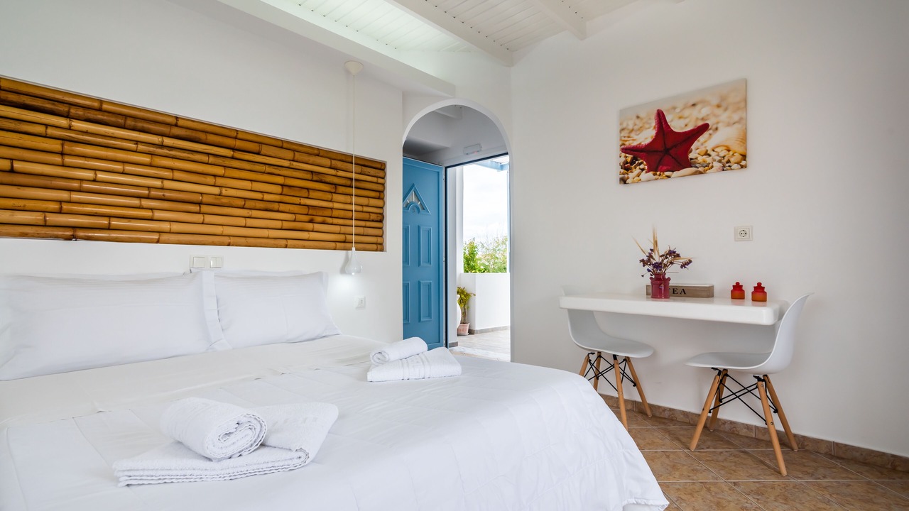 Photo of Bedroom in Adamas