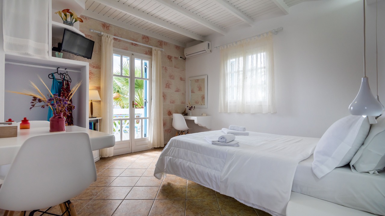 Photo of Bedroom in Adamas