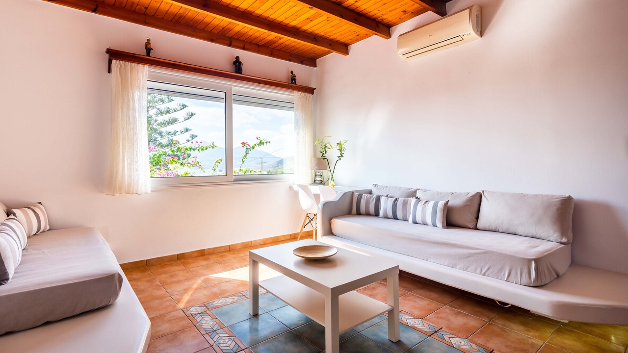 Photo of Bedroom in Adamas