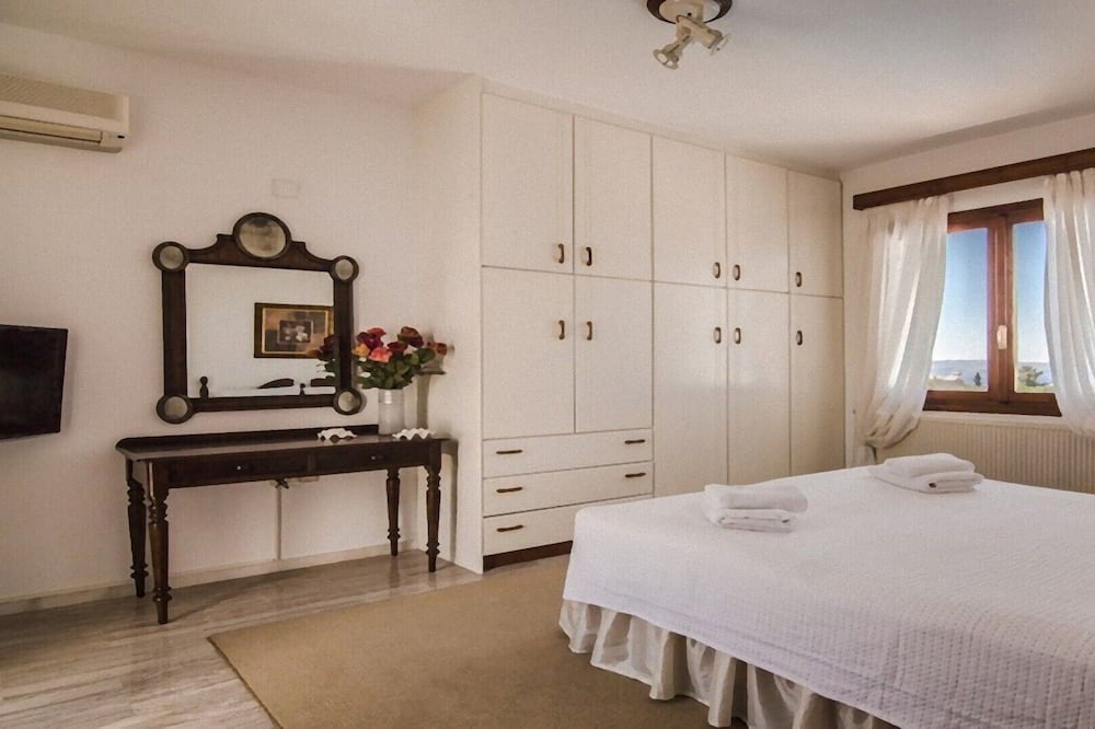 Photo of Bedroom in Atsipópoulon