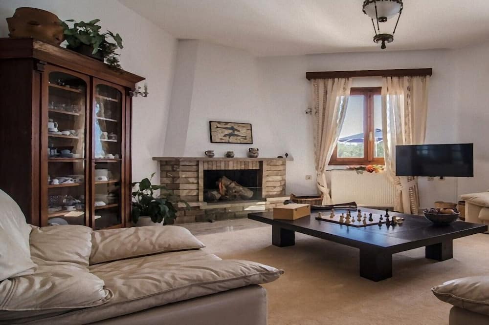 Photo of Livingroom in Atsipópoulon