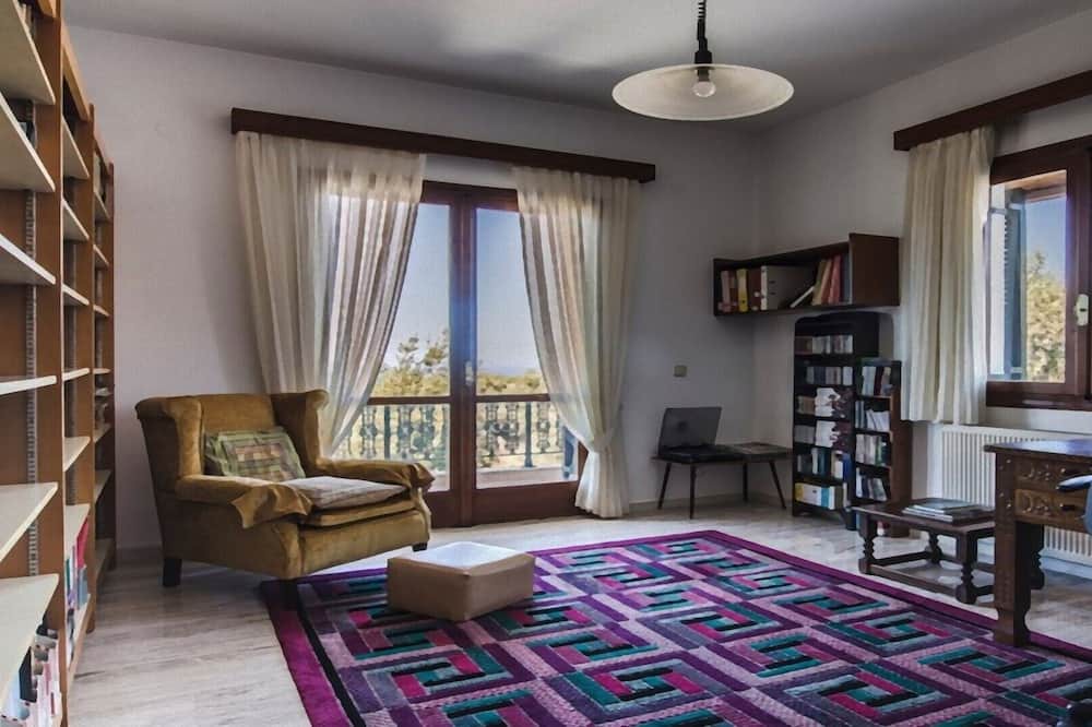 Photo of Livingroom in Atsipópoulon