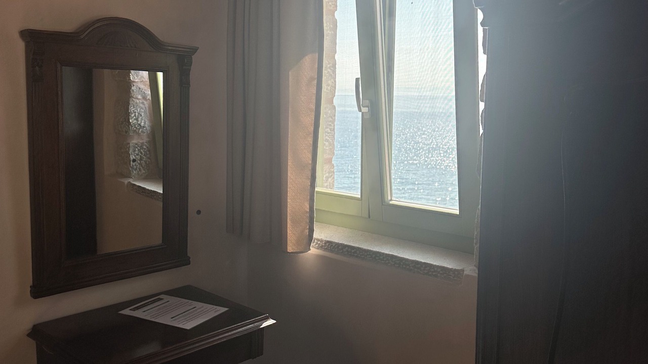 Photo of Bedroom in East Mani