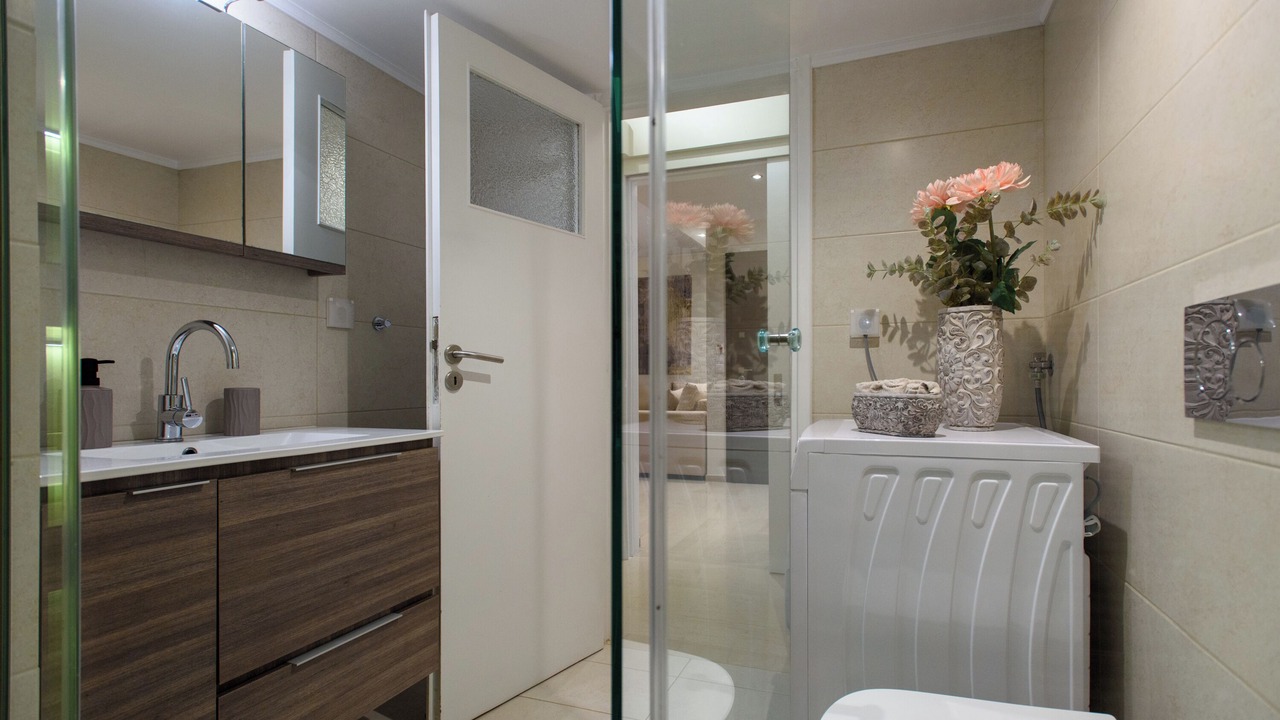 Photo of Bathroom in Nea Smirni