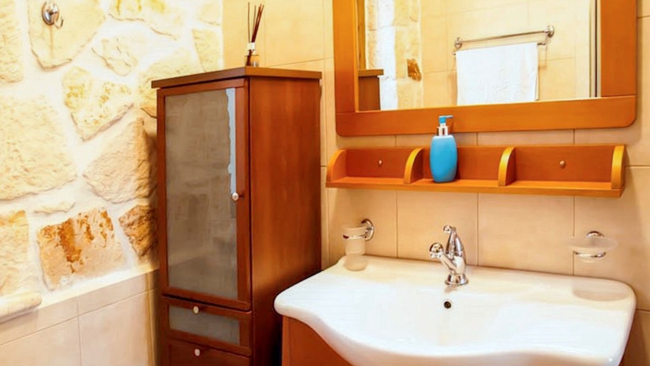 Photo of Bathroom in Tragaki