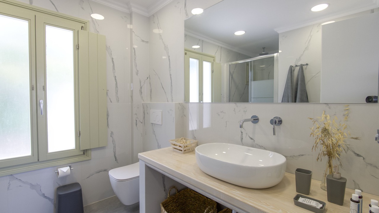 Photo of Bathroom in Drios