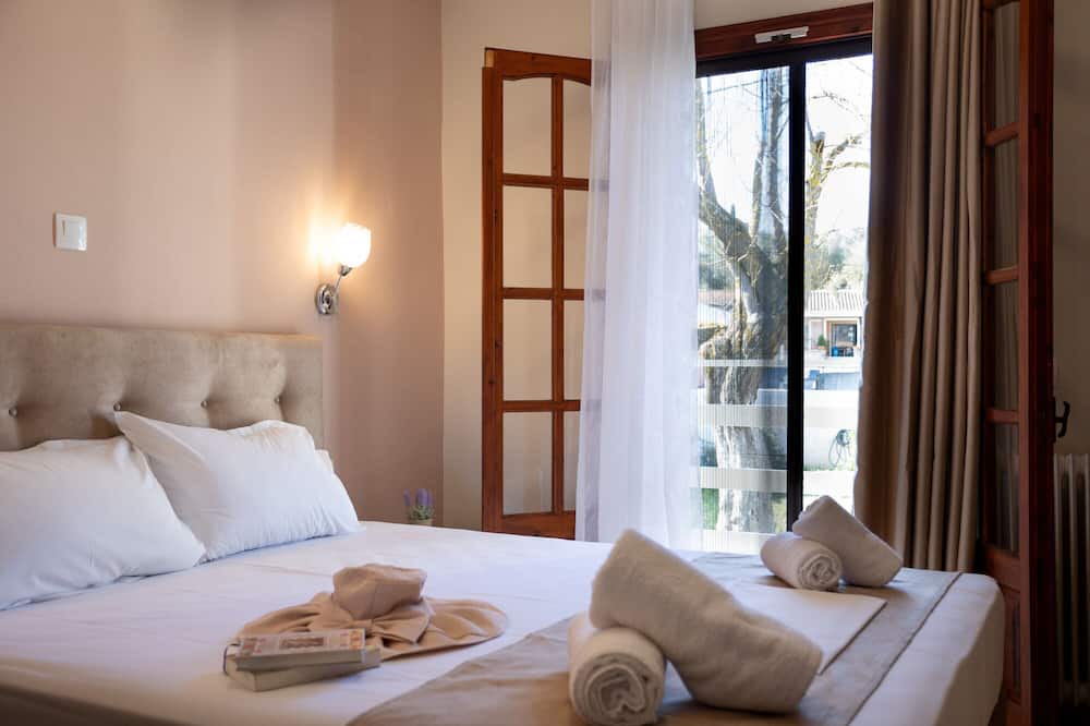 Photo of Bedroom in Esperion