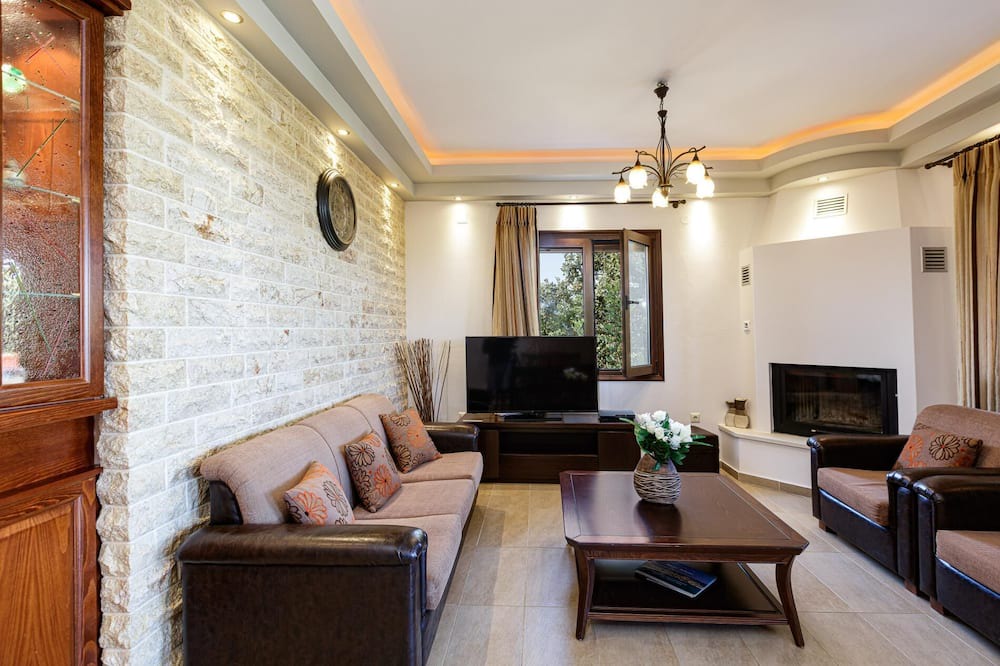 Photo of Livingroom in Xiro Chorio