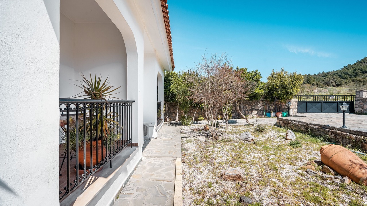 Photo of Outdoor in Istrios
