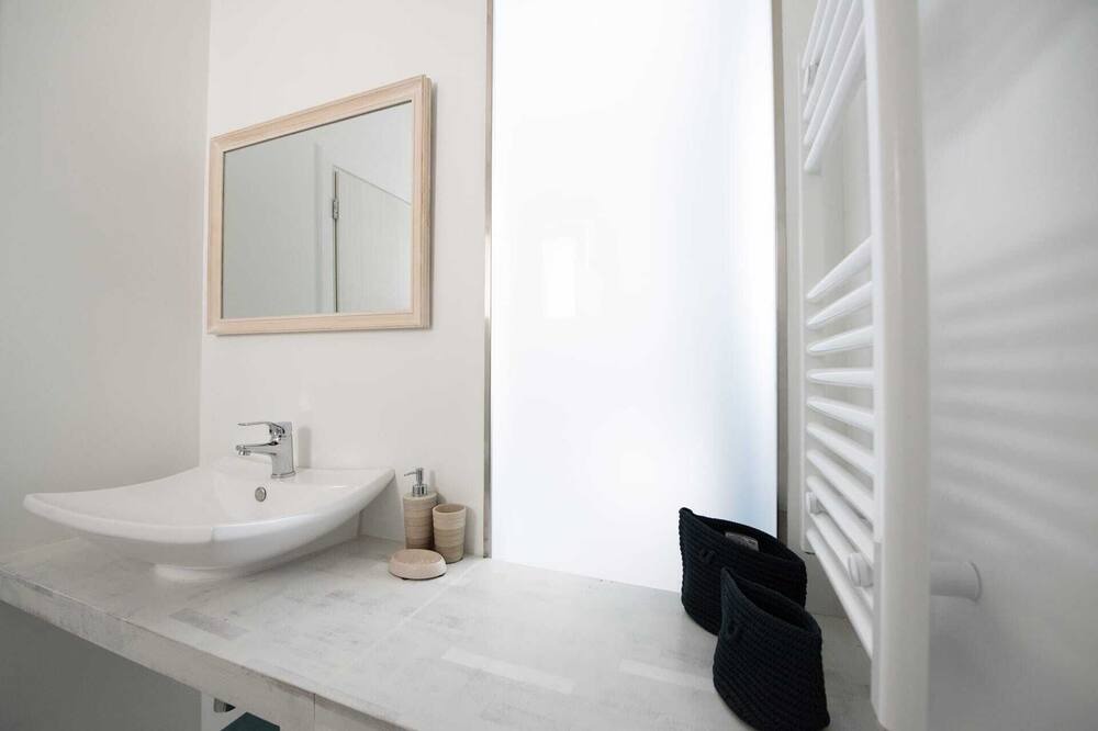 Photo of Bathroom in Kanalia