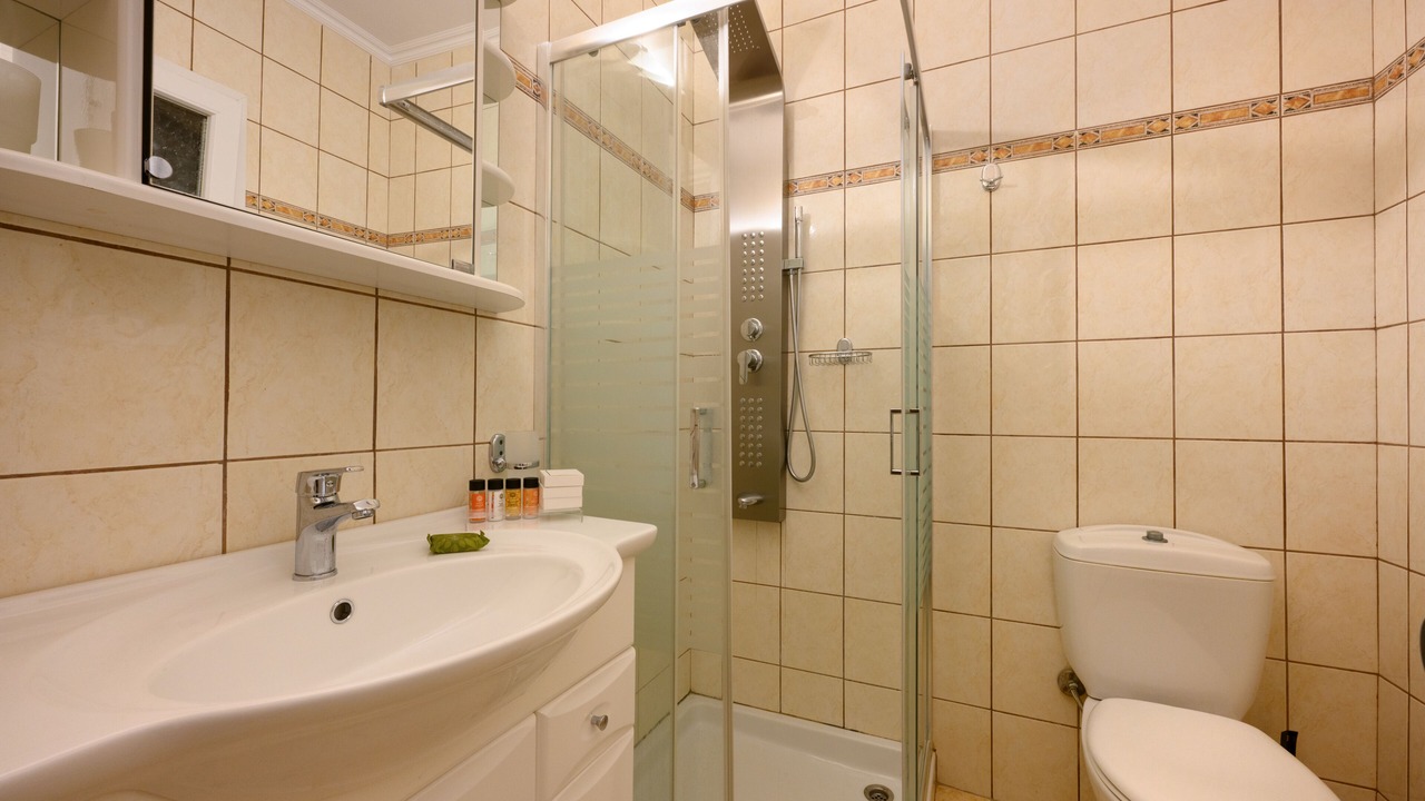 Photo of Bathroom in Parelia