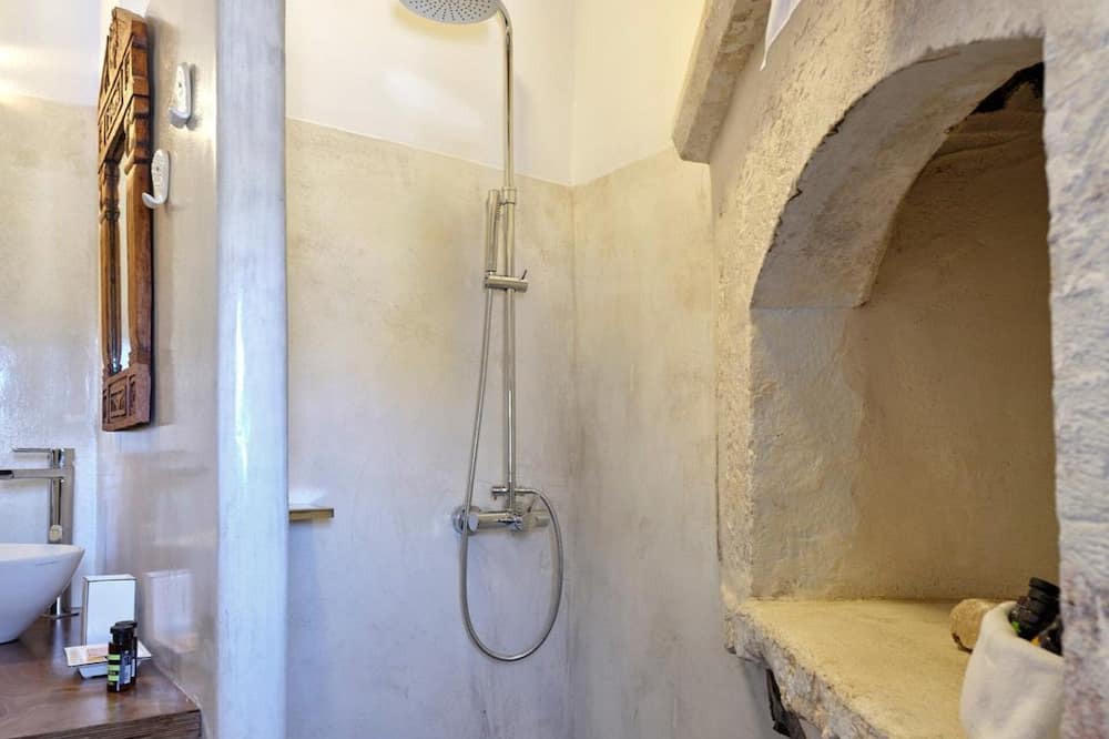 Photo of Bathroom in Psathi
