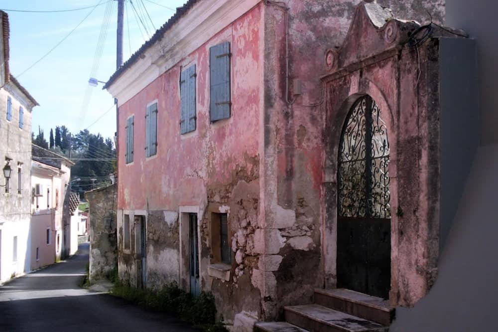 Photo of Outdoor in Kouramades
