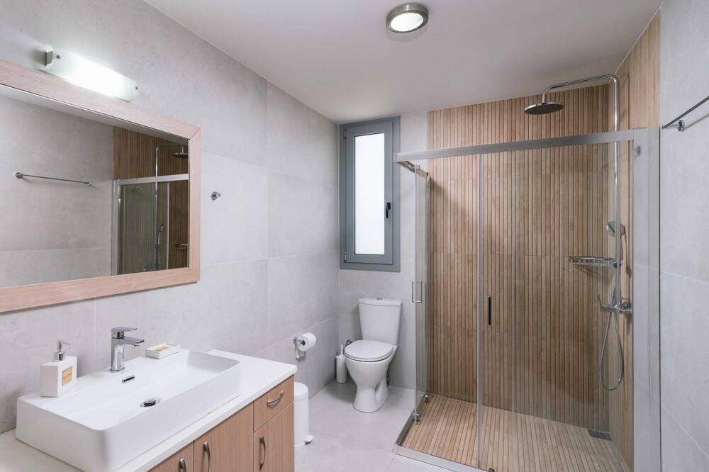 Photo of Bathroom in Petrokefalion