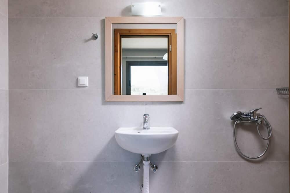 Photo of Bathroom in Petrokefalion
