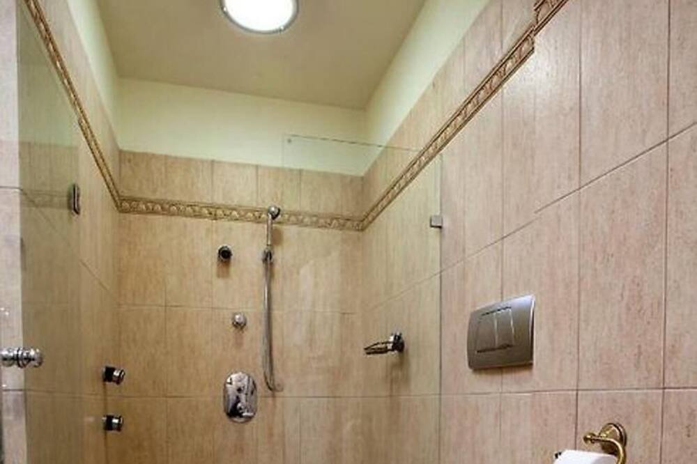 Photo of Bathroom in Portaria