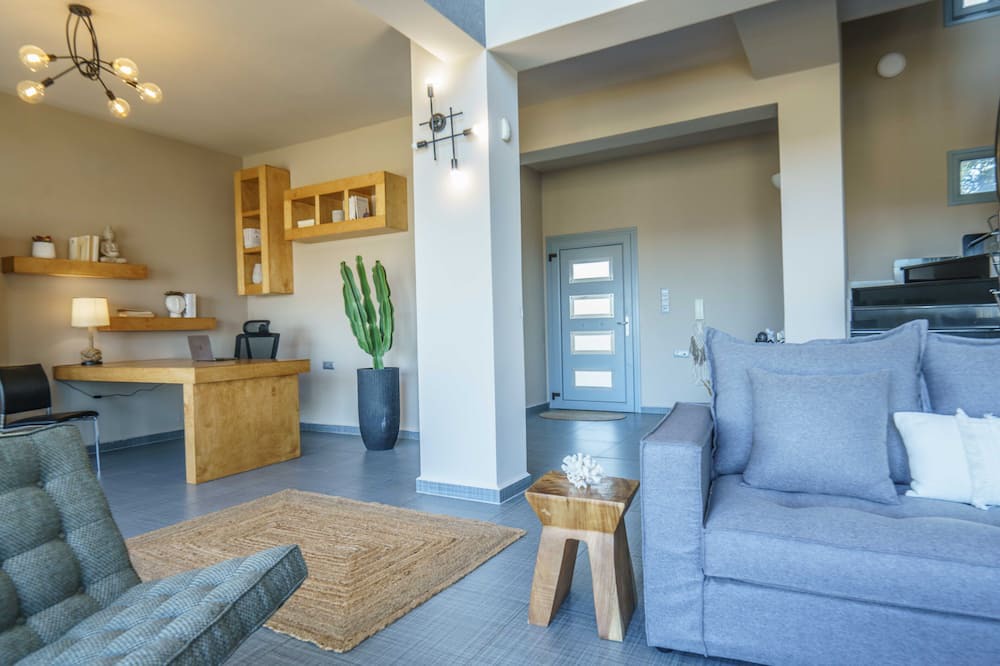 Photo of Livingroom in Mires
