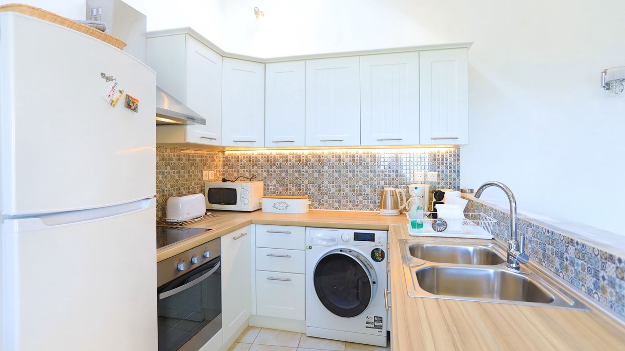 Photo of Kitchen in Petaleia