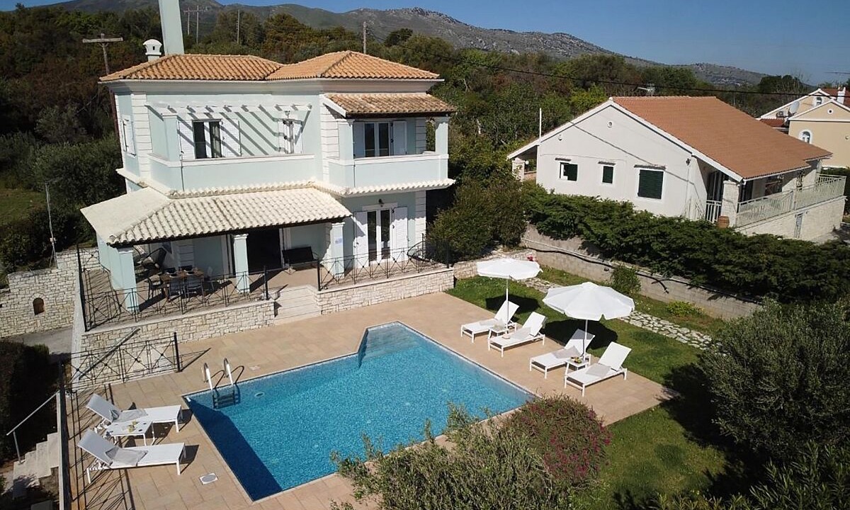 Photo of Outdoor in Petaleia