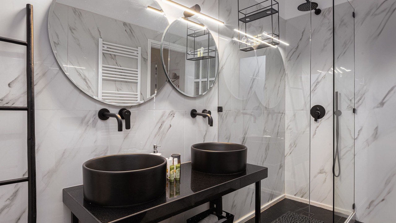 Photo of Bathroom in Kini