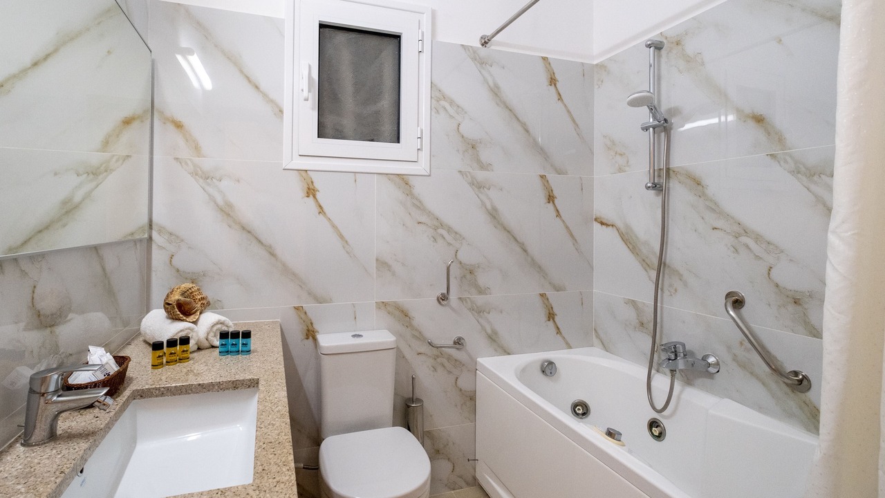 Photo of Bathroom in Tolo