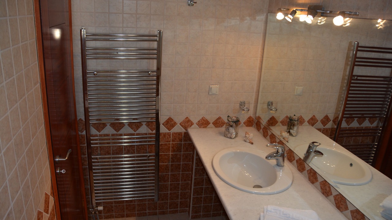 Photo of Bathroom in Kariotai
