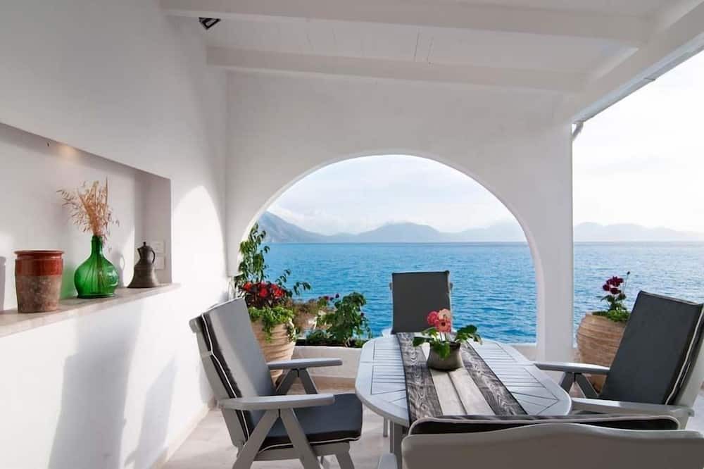 Photo of Patio Balcony in Frourion