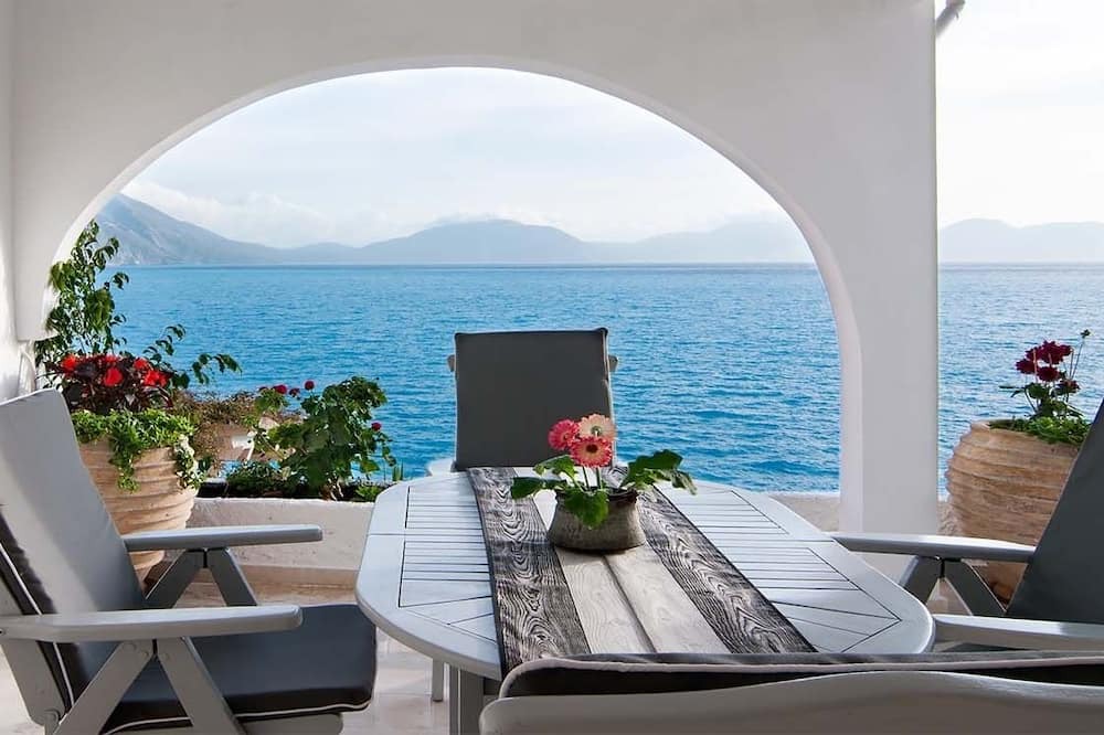 Photo of Patio Balcony in Frourion