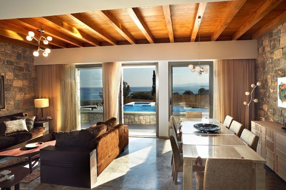 Photo of Livingroom in Pefkos